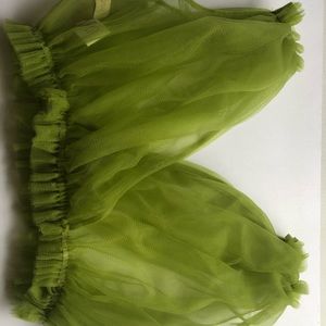 Choosy green sheer crop